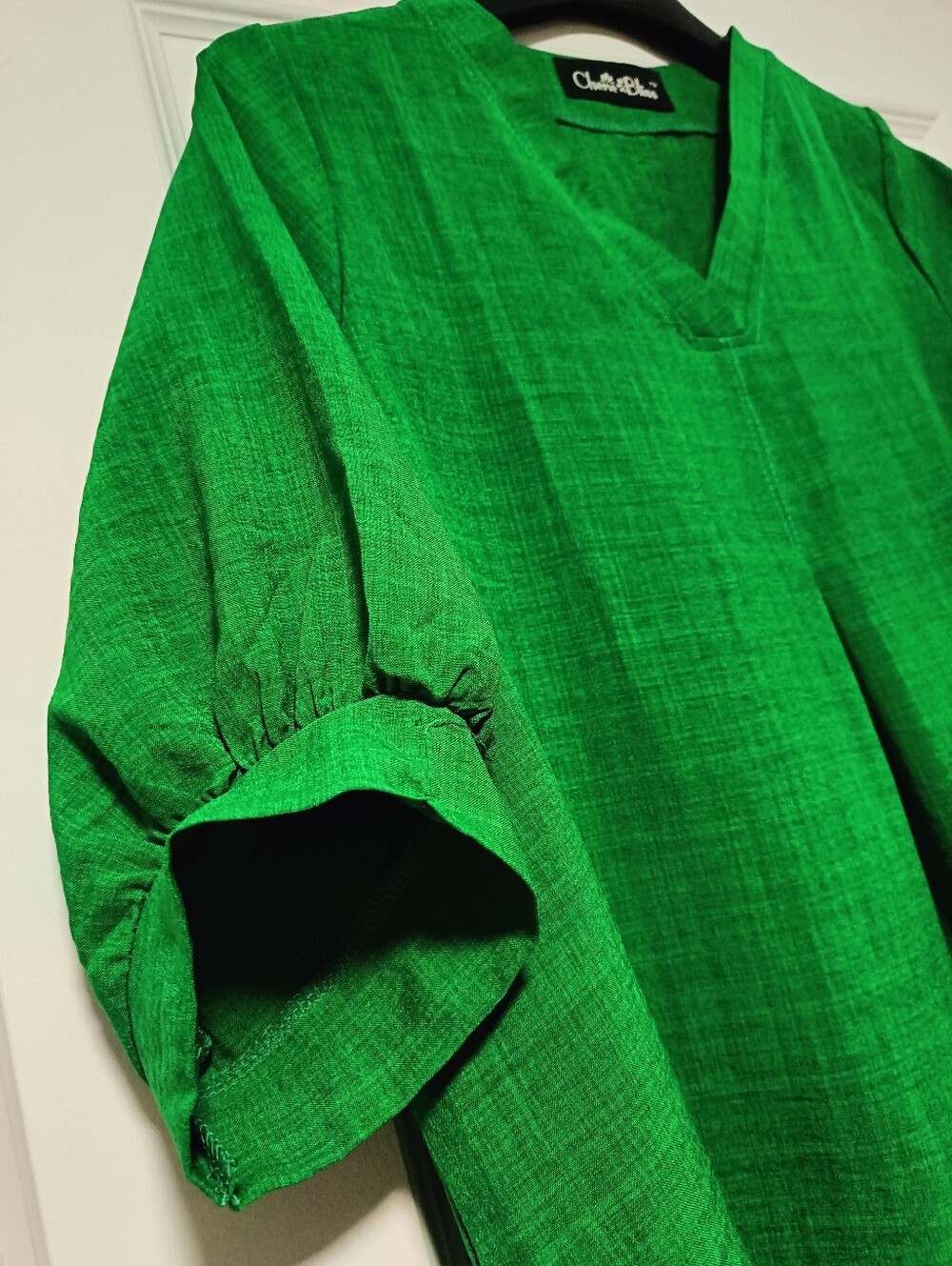 L🍀Viscose V-Neck Short Sleeve Blouse in Kelly Green - Picture 5 of 8